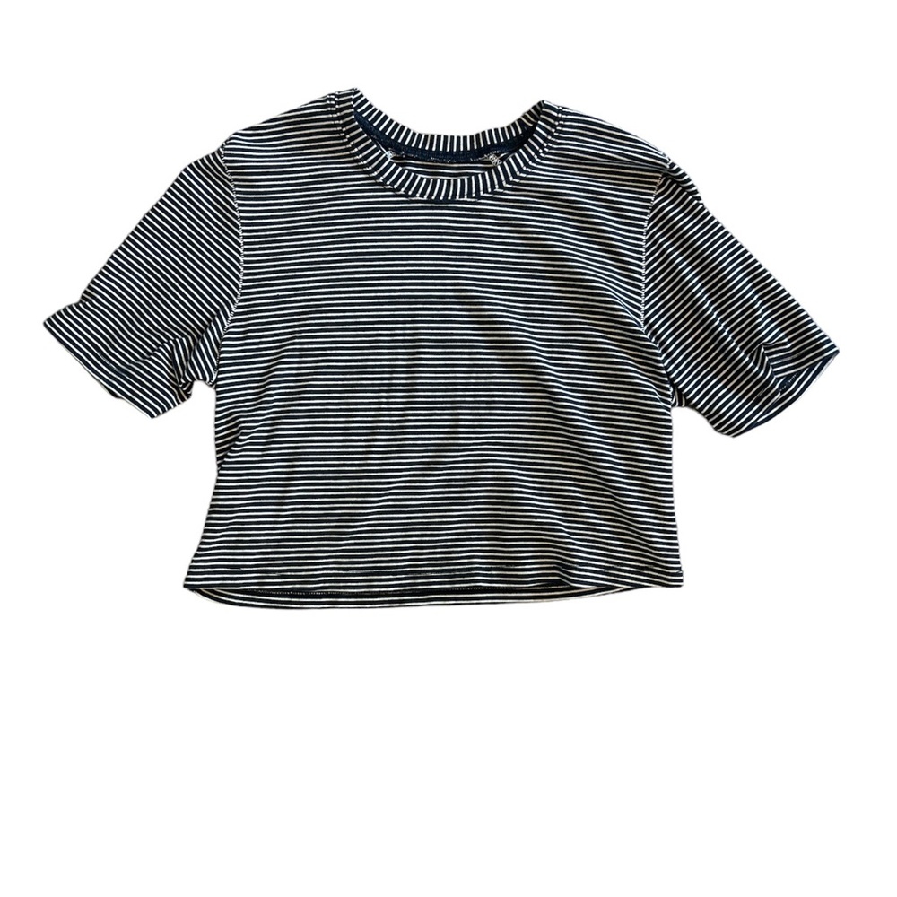 Lululemon cropped shirt